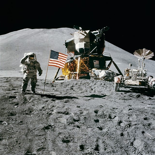 Extraterrestres en la Luna: ¿Mitos o Realidad? 1 Extraterrestres en la Luna